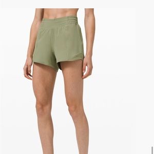 Lululemon hotty hot shorts 6 tall